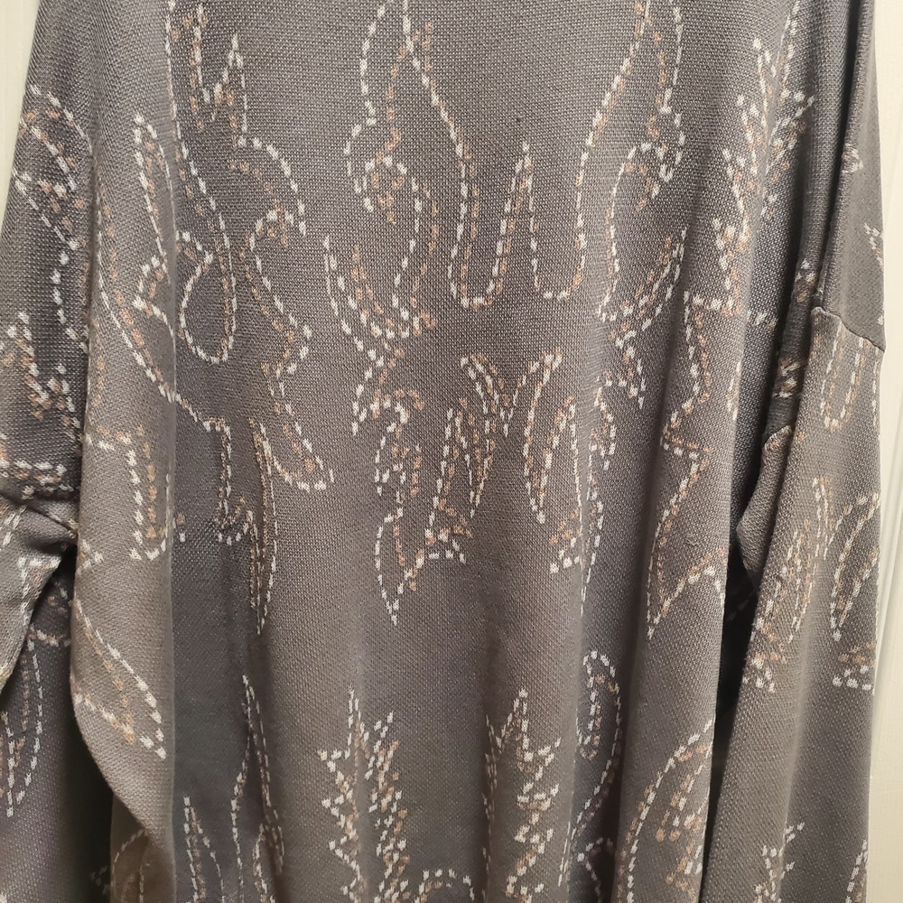 Gray Patterned Sweater - image 5